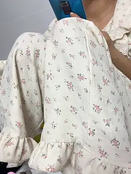 Snapshot of Aley-y chatting on January 11, 2026, 3:52 pm Aley-y online show from January 11, 2026, 3:52 pm