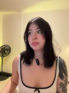 evelynrosess1 online show from July 24, 2026, 1:12 am
