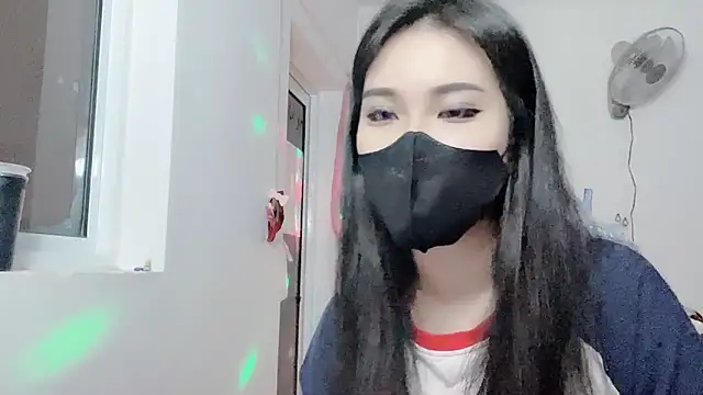 Tieu-May online show from July 27, 2026, 9:33 pm