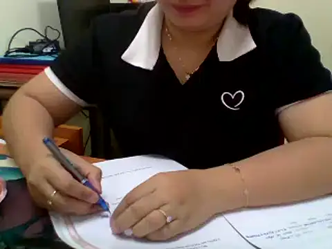 Snapshot of Sarah_no_land chatting on April 8, 2026, 1:51 am Sarah no land online show from April 8, 2026, 1:51 am