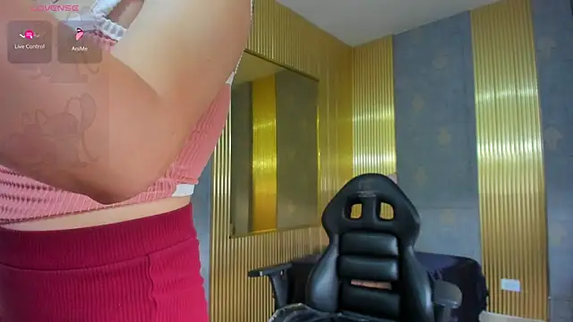 LUAR TAY online show from March 19, 2026, 7:03 pm