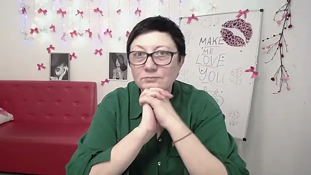 EmilyL0ve online show from March 1, 2026, 7:14 pm