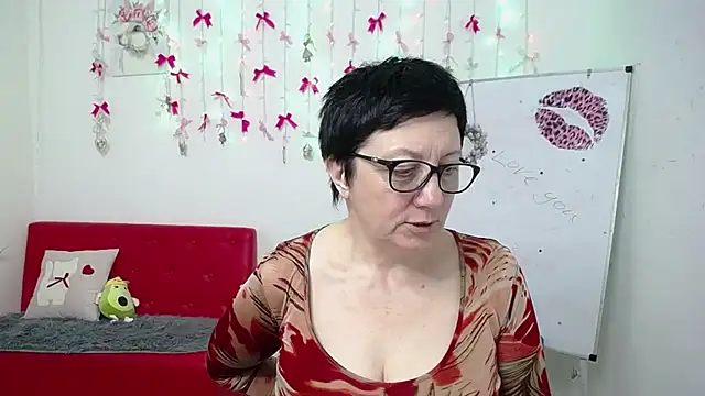 EmilyL0ve online show from April 15, 2026, 7:58 pm