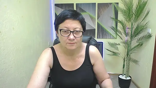 EmilyL0ve online show from July 26, 2026, 4:58 pm