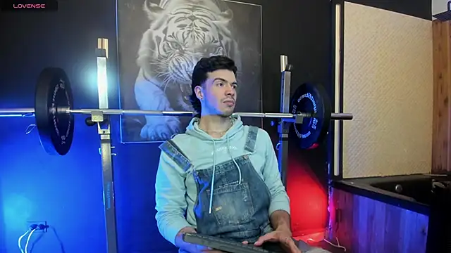 Snapshot of VelloTouch chatting on February 4, 2026, 3:45 am VelloTouch online show from February 4, 2026, 3:45 am