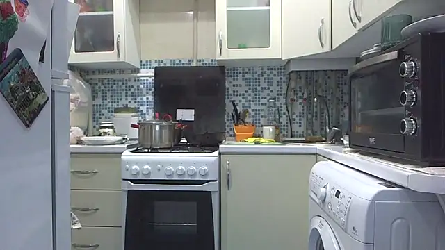 AmandaSexyLAX online show from February 13, 2026, 6:30 pm