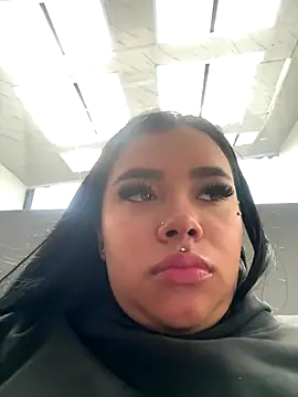 Snapshot of Liaevans__ chatting on January 6, 2026, 6:56 pm Liaevans online show from January 6, 2026, 6:56 pm