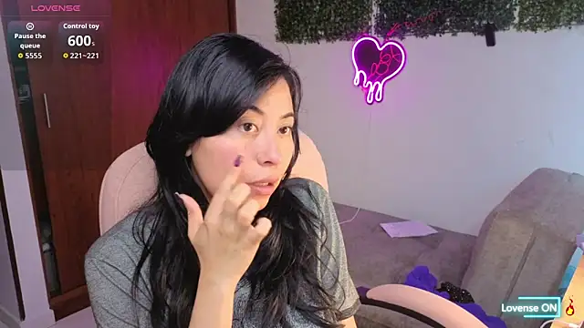 LolaOpalX online show from April 25, 2026, 4:59 pm