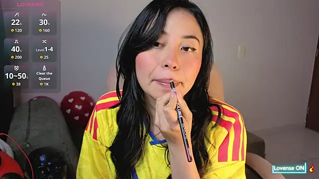 LolaOpalX online show from June 17, 2026, 11:58 pm