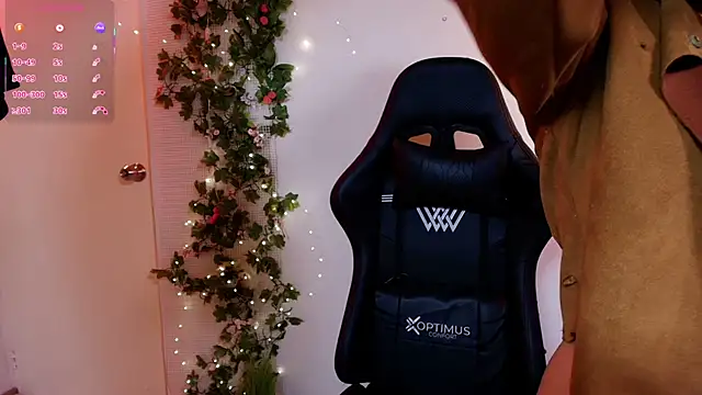 Snapshot of Xayah_and_Rakan chatting on February 22, 2026, 7:22 am Xayah and Rakan online show from February 22, 2026, 7:22 am