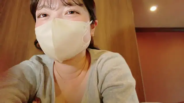  Yui  online show from May 20, 2026, 7:49 am