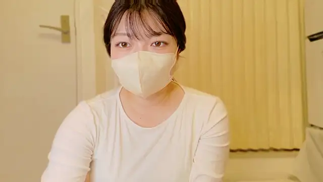   Yui  online show from May 11, 2026, 7:32 am