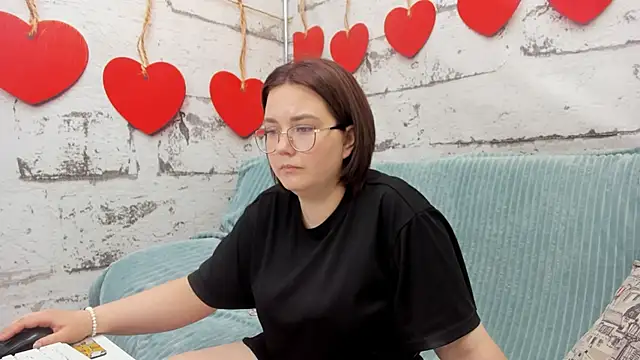 Sweetie Rozzy online show from May 2, 2026, 1:33 am