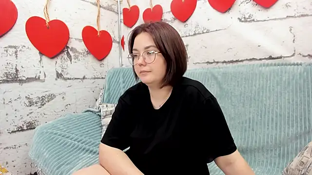 Sweetie Rozzy online show from May 6, 2026, 1:31 am