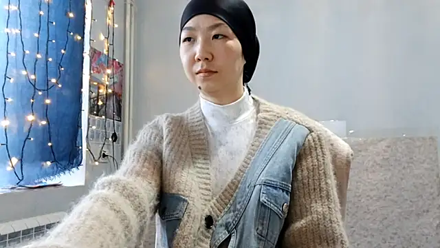 Snapshot of VuiCutie chatting on January 7, 2026, 3:44 am VuiCutie online show from January 7, 2026, 3:44 am