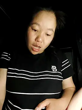 donaaa2 online show from April 24, 2026, 4:31 pm