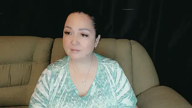 Snapshot of infinity_loveliness chatting on December 4, 2025, 1:43 pm infinity loveliness online show from December 4, 2025, 1:43 pm