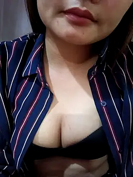 Snapshot of Sweet--Sexy chatting on January 19, 2026, 6:39 am Sweet--Sexy online show from January 19, 2026, 6:39 am