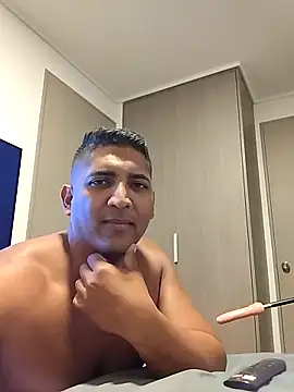 xxxch3o online show from May 9, 2026, 4:05 am