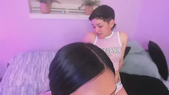 Snapshot of Auroraaa_527 chatting on January 13, 2026, 3:43 am Auroraaa 527 online show from January 13, 2026, 3:43 am