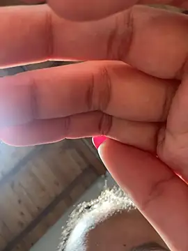 Snapshot of luucywilliams chatting on February 5, 2026, 7:10 pm luucywilliams online show from February 5, 2026, 7:10 pm