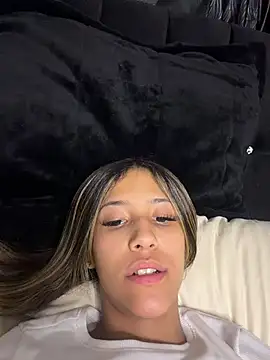 vicky bass  online show from April 5, 2026, 2:18 am