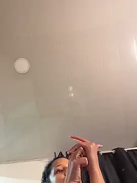 vicky bass  online show from April 24, 2026, 3:30 am