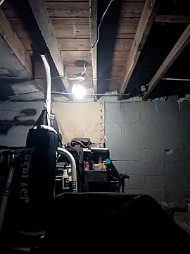 Snapshot of Rnail8213 chatting on April 16, 2026, 5:19 am Rnail8213 online show from April 16, 2026, 5:19 am