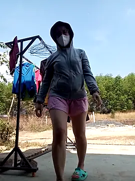 Snapshot of lina_loveee chatting on February 24, 2026, 6:47 am lina loveee online show from February 24, 2026, 6:47 am