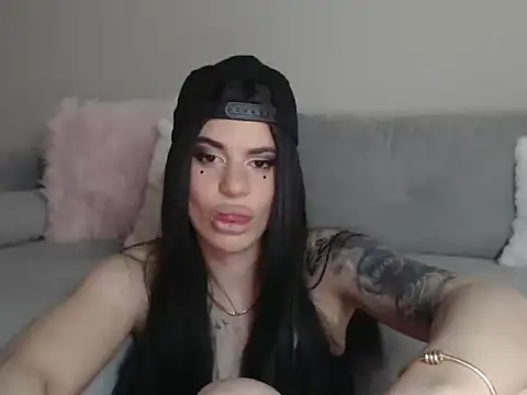 Snapshot of SaintAless chatting on January 5, 2026, 8:56 pm SaintAless online show from January 5, 2026, 8:56 pm