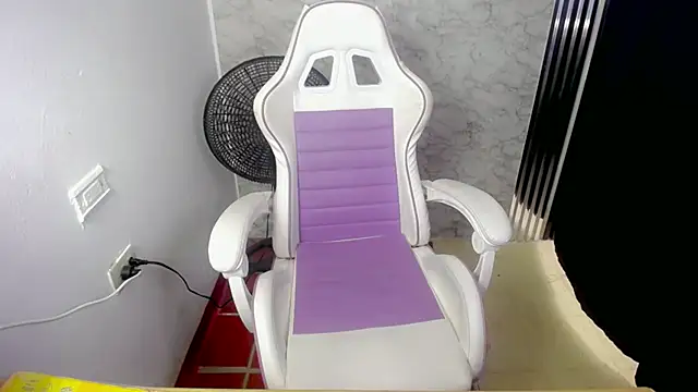 Snapshot of Scarleta01 chatting on January 8, 2026, 12:22 pm Scarleta01 online show from January 8, 2026, 12:22 pm