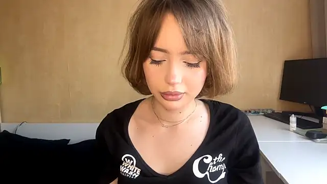 lil glow online show from January 15, 2026, 11:02 am