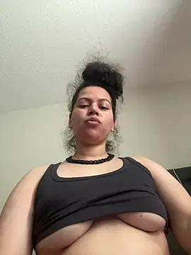 MizzThickumzz online show from May 21, 2026, 5:43 pm