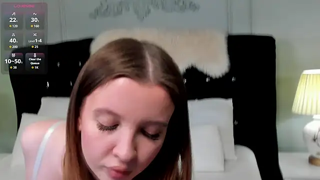 Layla Bloom online show from January 14, 2026, 12:42 pm