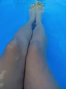 Snapshot of Velmoramoon11 chatting on January 10, 2026, 10:27 pm Velmoramoon11 online show from January 10, 2026, 10:27 pm