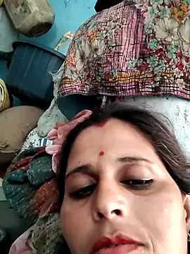 Snapshot of Bhavna8080 chatting on June 4, 2026, 3:55 am Bhavna8080 online show from June 4, 2026, 3:55 am