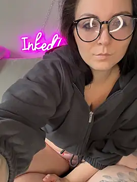 InkedCurly L online show from February 1, 2026, 11:19 am