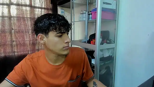 MaxStar26 online show from February 3, 2026, 12:32 pm