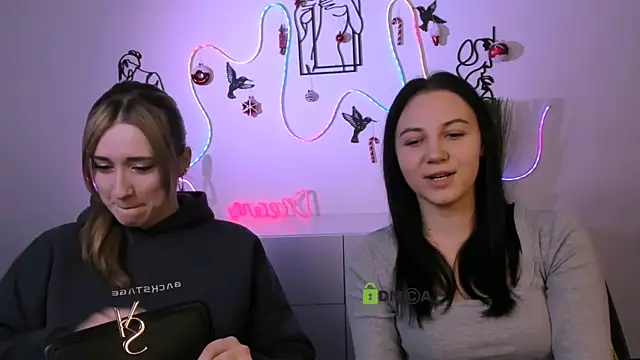 alice  blond online show from January 14, 2026, 5:55 am