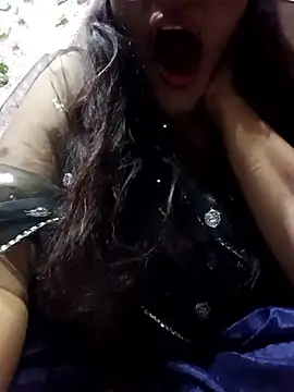 Snapshot of 01Roshani chatting on January 6, 2026, 10:52 am 01Roshani online show from January 6, 2026, 10:52 am