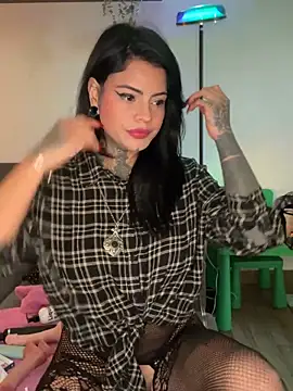 ReynaTatty online show from April 8, 2026, 8:27 am