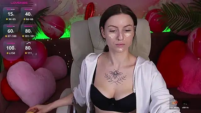 Snapshot of AlexaFleur chatting on February 13, 2026, 6:57 am AlexaFleur online show from February 13, 2026, 6:57 am