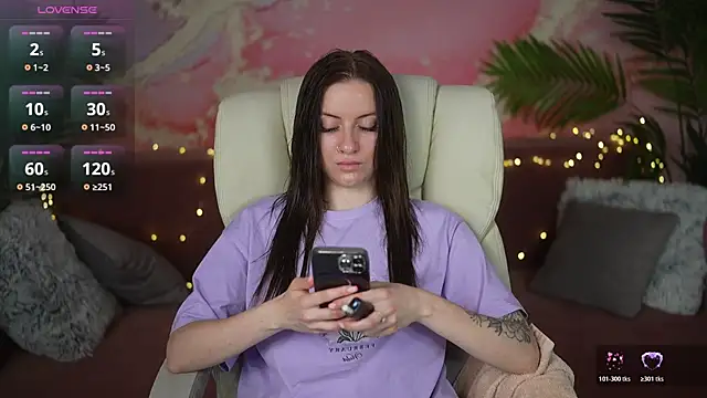 AlexaFleur online show from June 7, 2026, 6:29 am