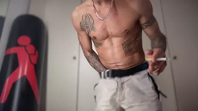 Snapshot of JSYMON chatting on February 5, 2026, 6:04 pm JSYMON online show from February 5, 2026, 6:04 pm