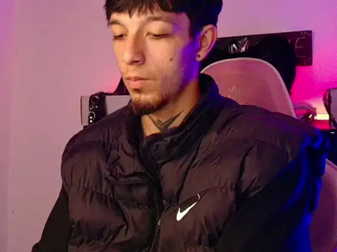 Snapshot of dark_rosse chatting on February 17, 2026, 3:26 am dark rosse online show from February 17, 2026, 3:26 am