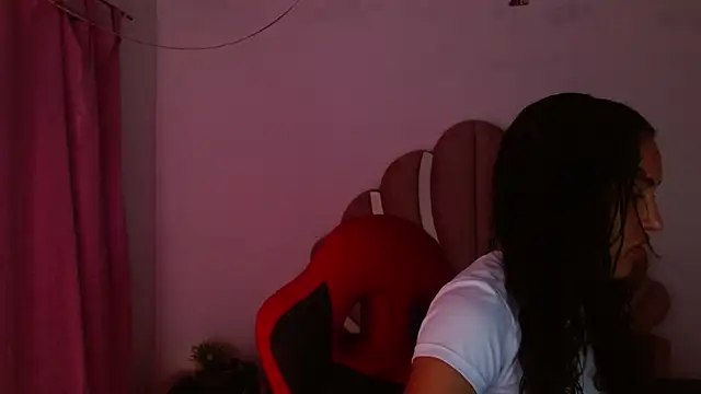 Naya  fox723 online show from February 9, 2026, 5:33 pm