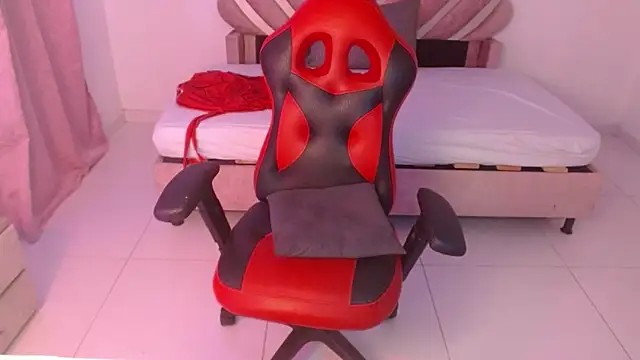 Naya  fox723 online show from January 13, 2026, 5:39 pm