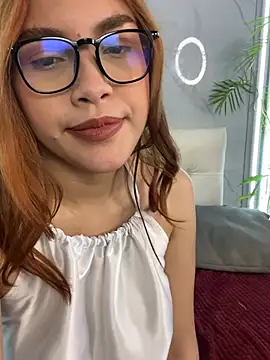 CrystalFairy007 online show from April 16, 2026, 7:31 am