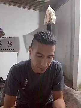 Rodrigohernan19 online show from July 13, 2026, 4:12 am