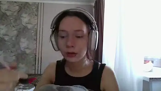 Snapshot of LxayBloom chatting on February 26, 2026, 7:19 am LxayBloom online show from February 26, 2026, 7:19 am